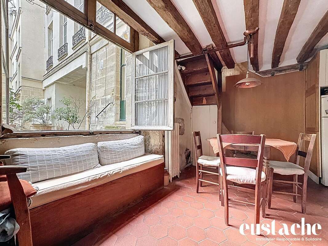 Appartement à PARIS-4E