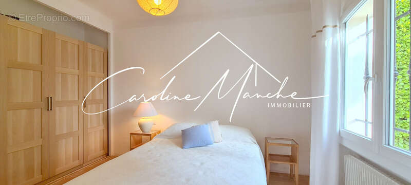 Maison à SAINT-MITRE-LES-REMPARTS