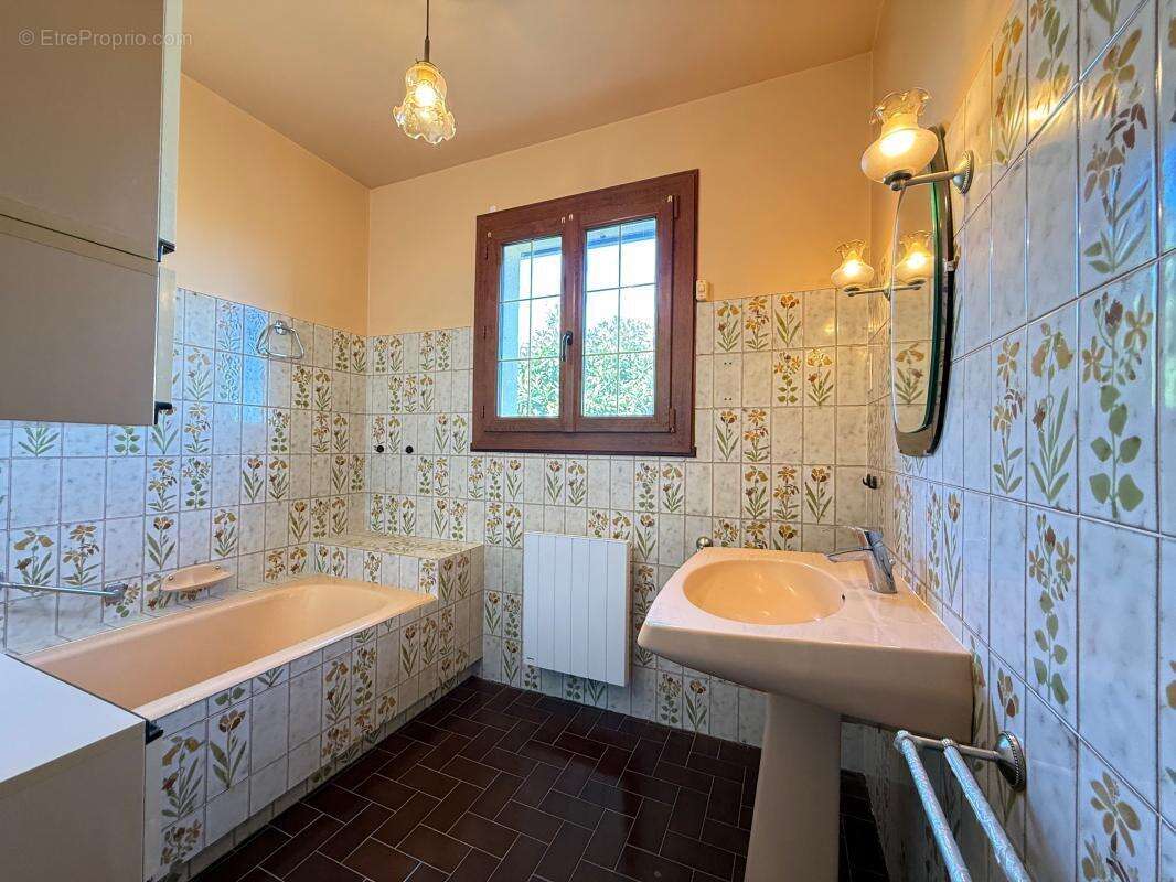 Maison à VAUX-SUR-MER