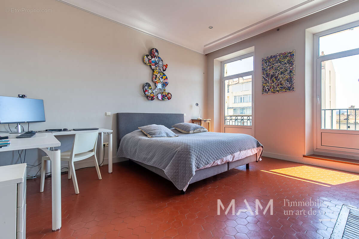 Appartement à MARSEILLE-6E