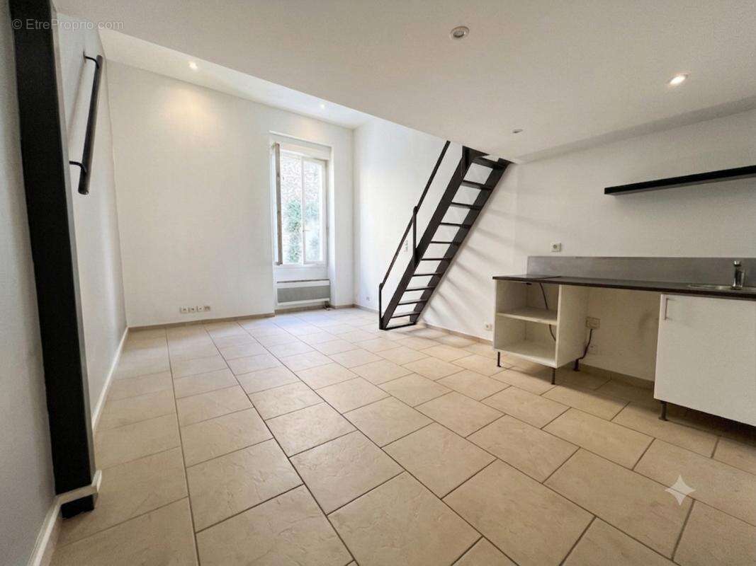 Appartement 24 m² à Marseille-6e  - photo 2