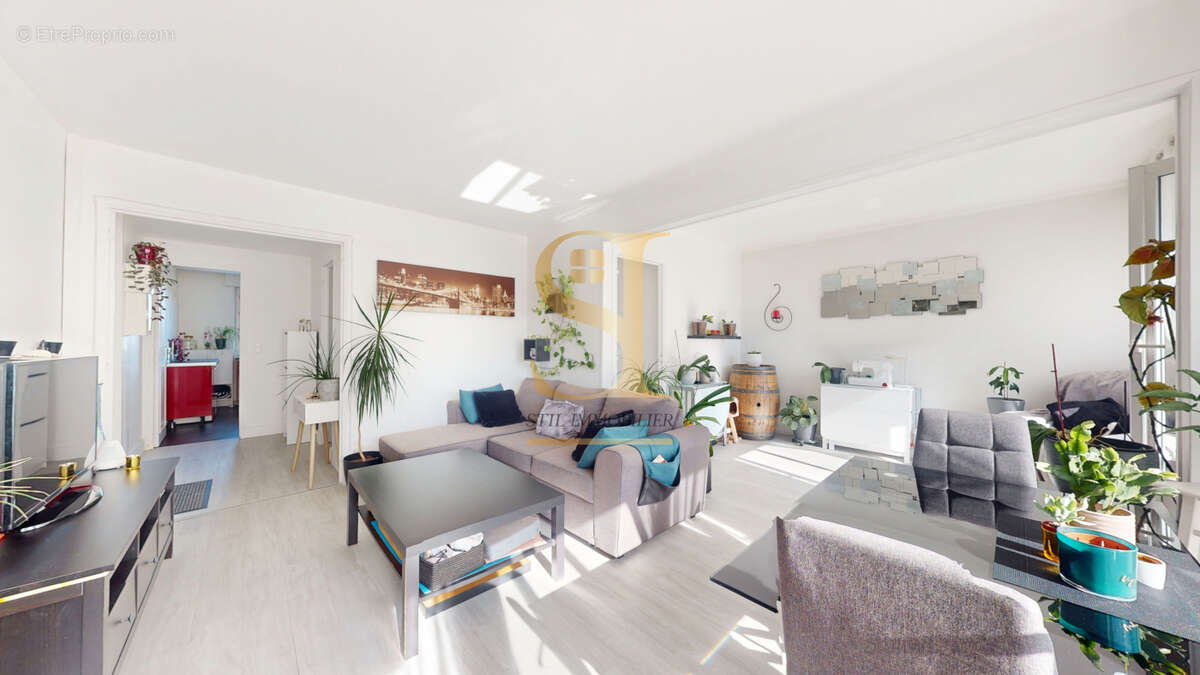 Appartement à CHILLY-MAZARIN