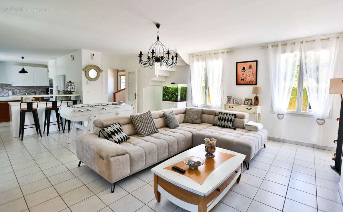 Maison à MAGNY-LE-HONGRE