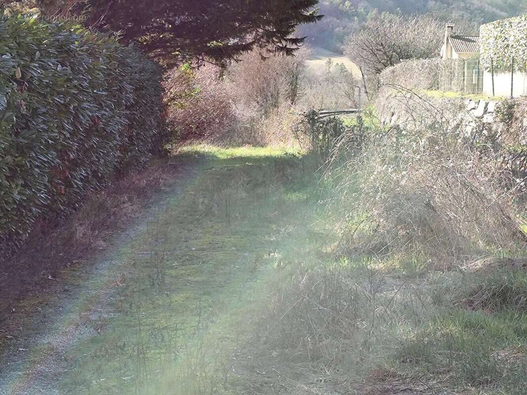 Terrain à TOUET-SUR-VAR