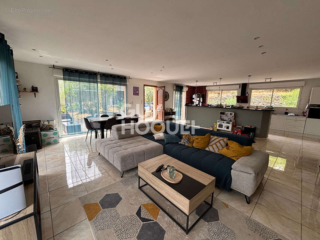 Maison de plain-pied avec dépendance  130 m² habitables sur terrain de 1 416 m²  Aubenas Actuellement louée - photo 4