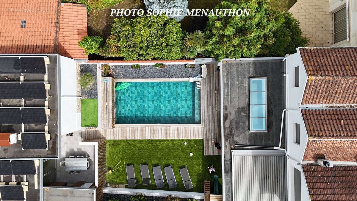 Dax centre-ville  propriété bourgeoise d'exception avec piscine, garages et prestations haut de gamme - photo 3