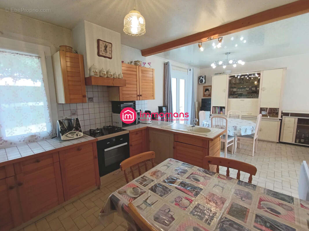 Maison à YVRE-LE-POLIN