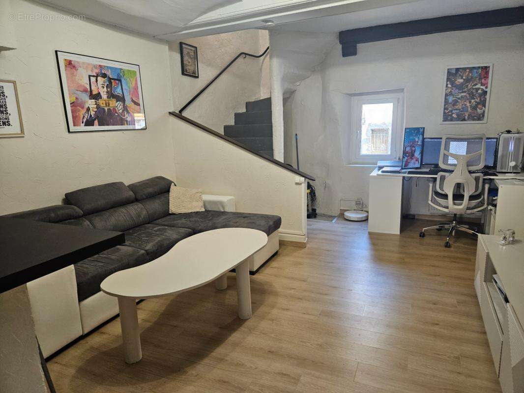 Maison de bourg -88m2 - 3 pièces - petite terrasse -  BEAUMONT (63110) - photo 2