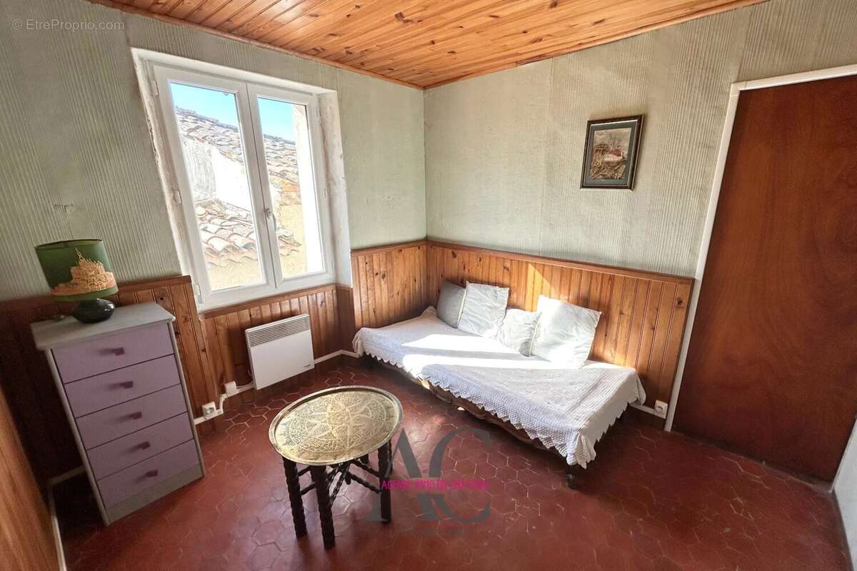 Maison à SAINTE-ANASTASIE-SUR-ISSOLE