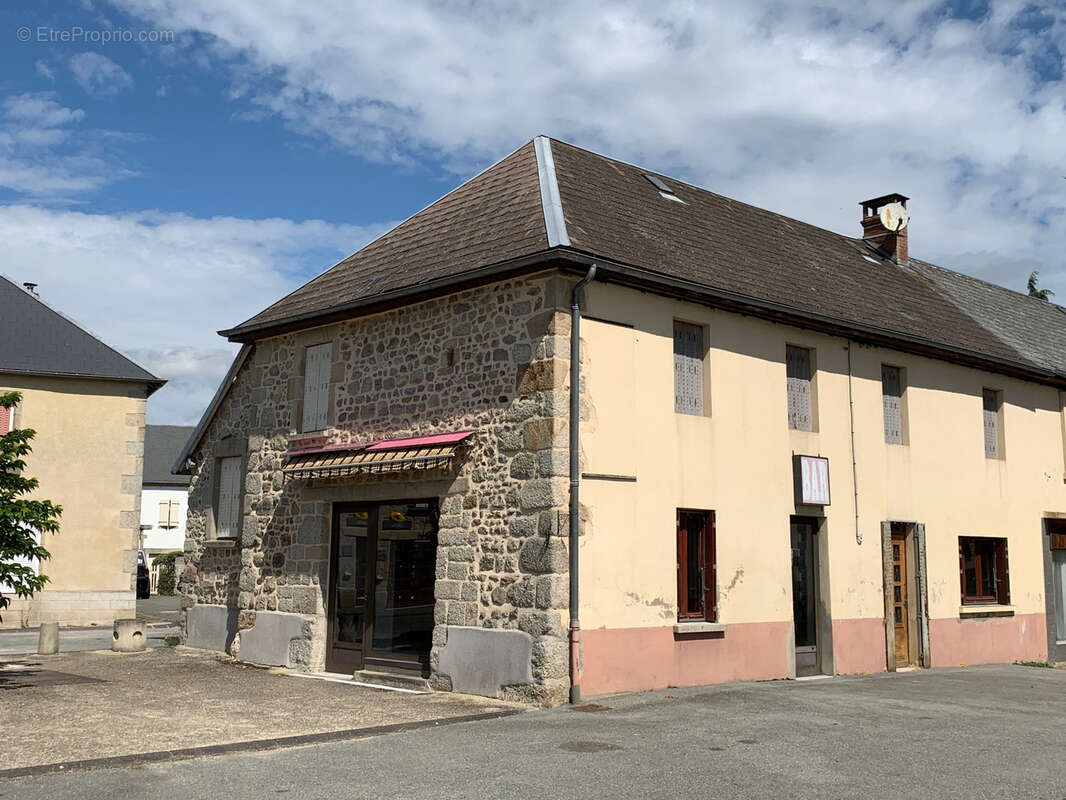 Maison à ESPINASSE