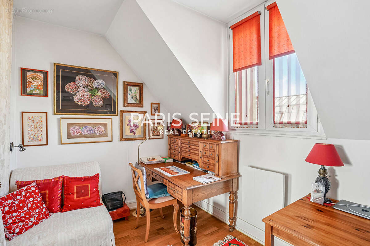 Appartement à PARIS-1E