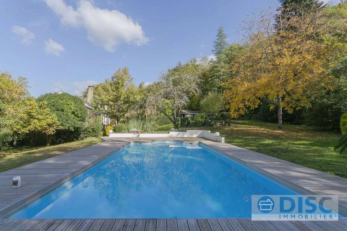 Maison à SAINT-MARTIN-LAGUEPIE