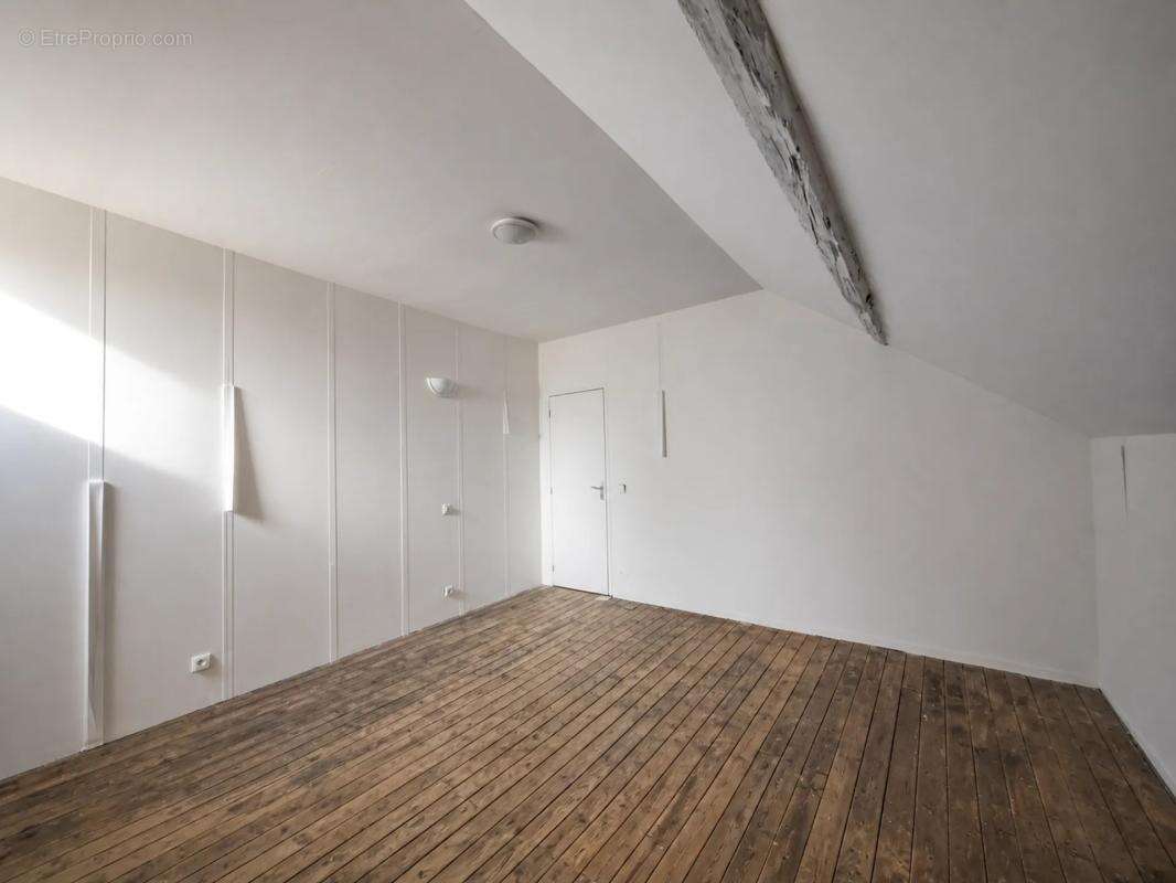 Maison avec dépendance sur 6000m2 de terrain - photo 16