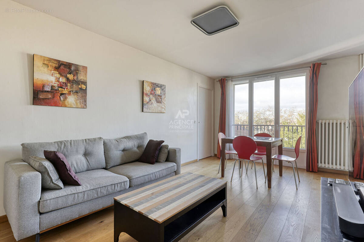Appartement à NANTERRE