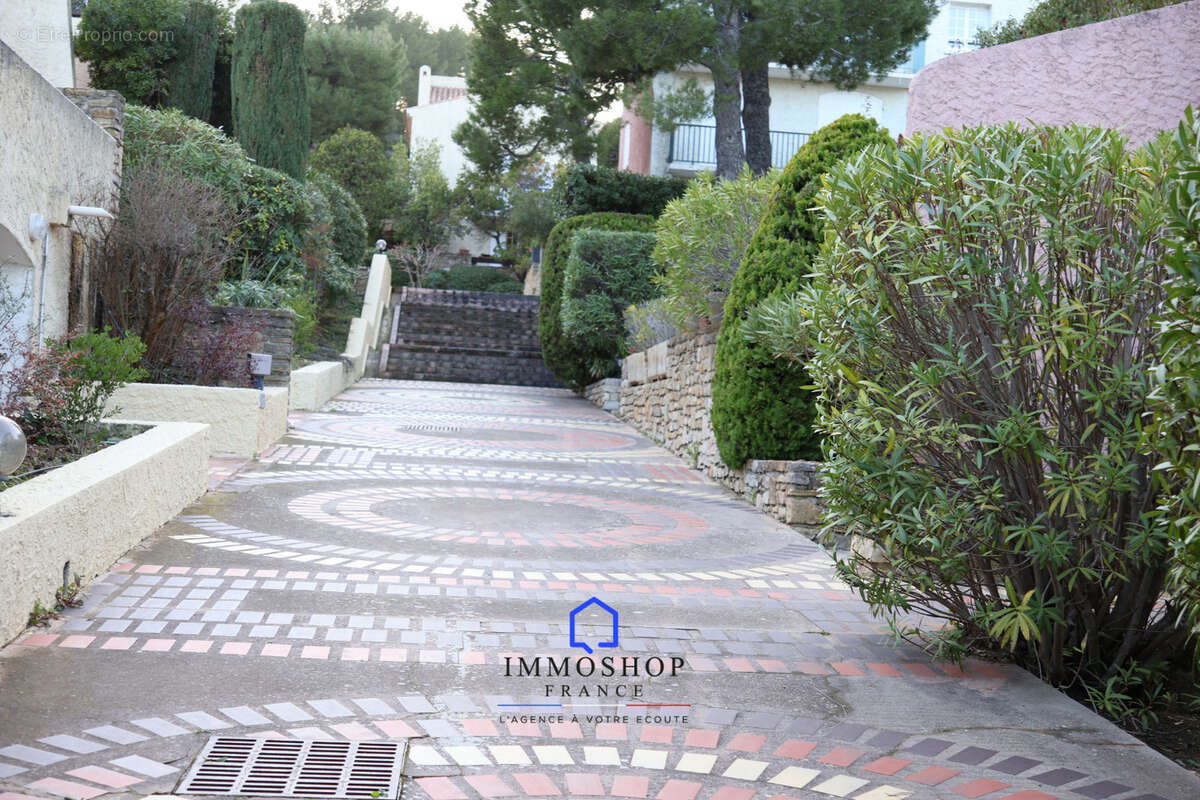 Appartement à SAINT-CYR-SUR-MER