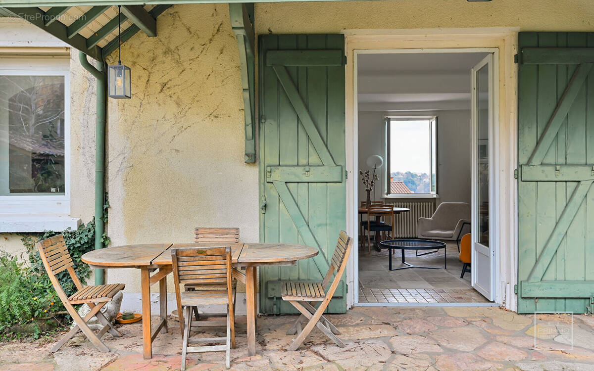 Maison à SAINT-CYR-AU-MONT-D'OR