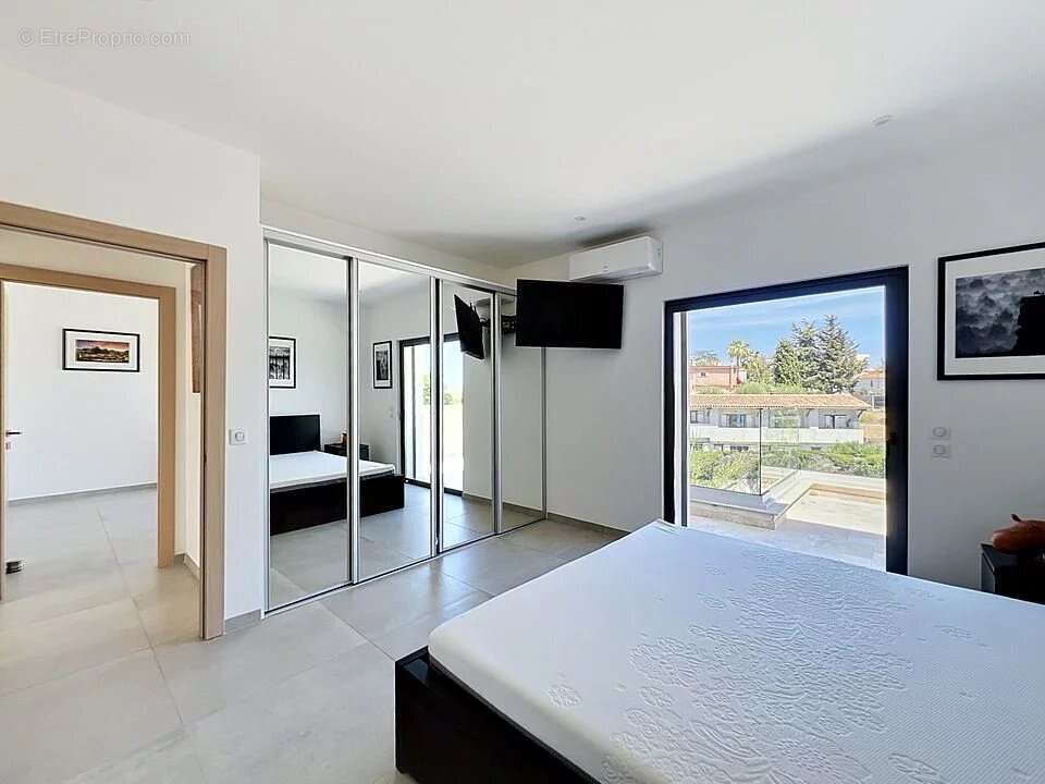 Maison à VALLAURIS