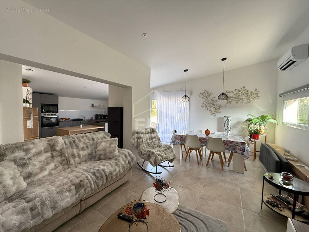 Maison à SAINT-MAXIMIN-LA-SAINTE-BAUME