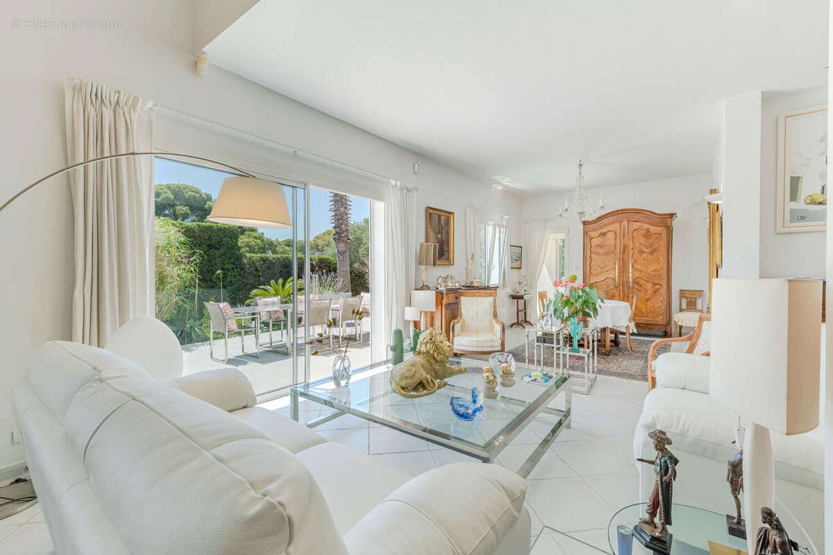 Villa d'architecte avec piscine à pied du port de santa-lucia - photo 2