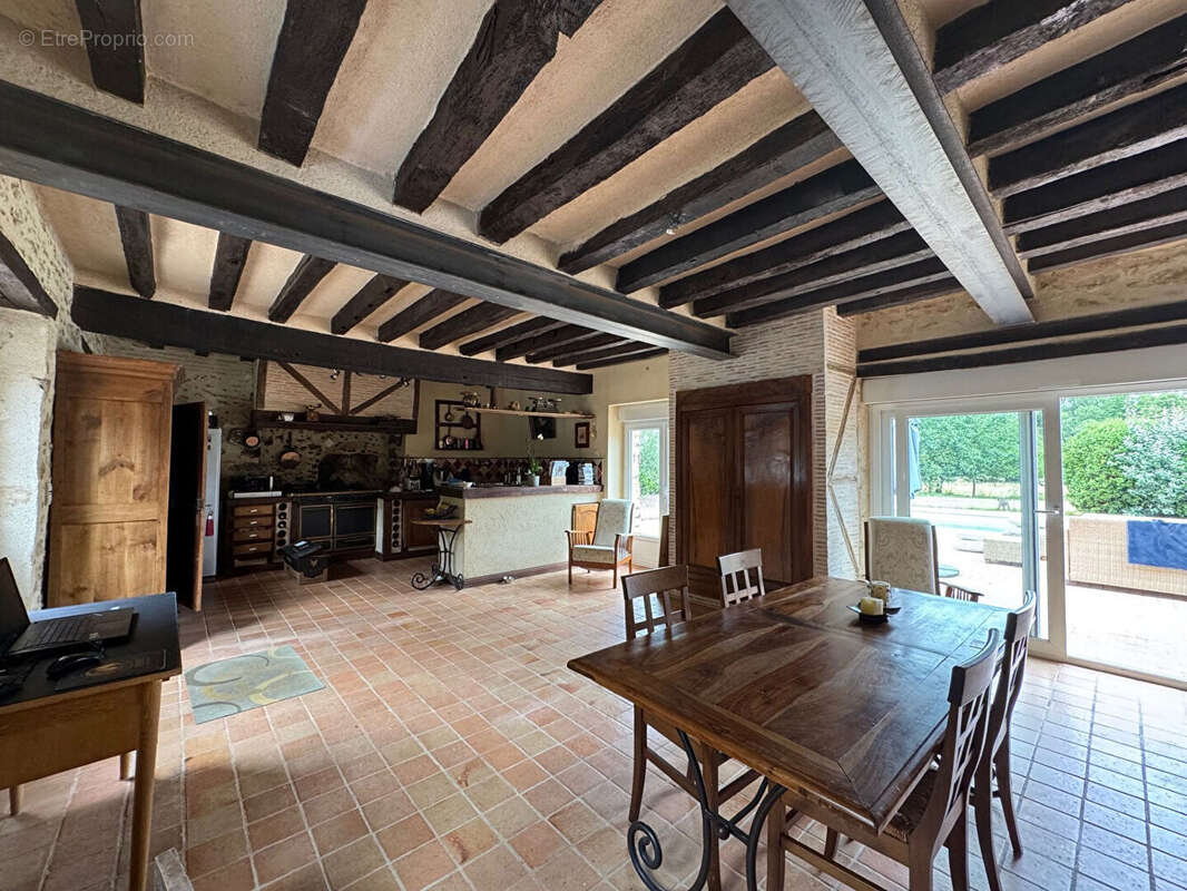 Maison à MONCE-EN-BELIN