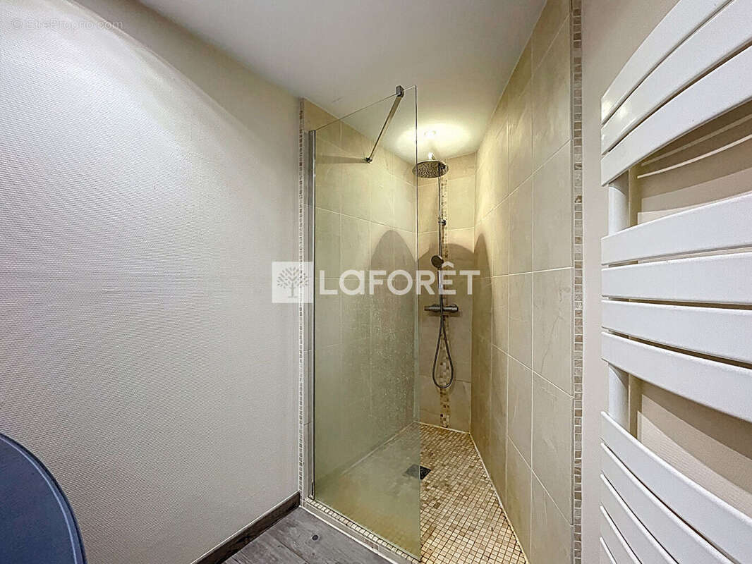 CHARTRONS - 2P - en bon état  46 m² - photo 4