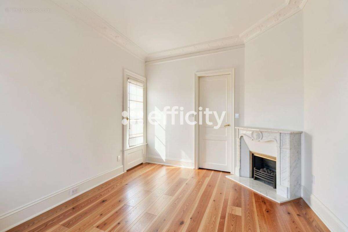 Appartement à CLICHY