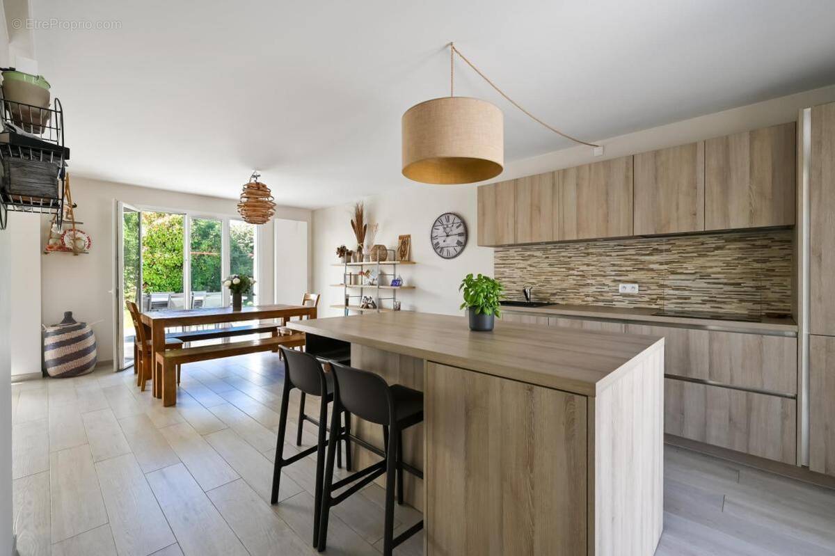 Maison à MARCY-L'ETOILE