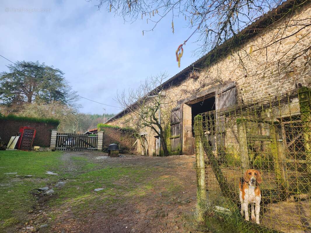 Maison à BONNAC-LA-COTE