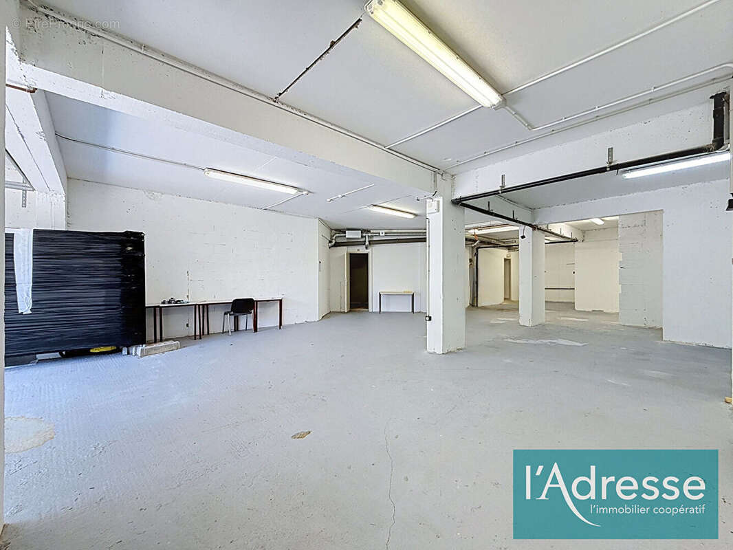 Entrepôt avec bureaux climatisés - 228 m² - Secteur Finosello - photo 13