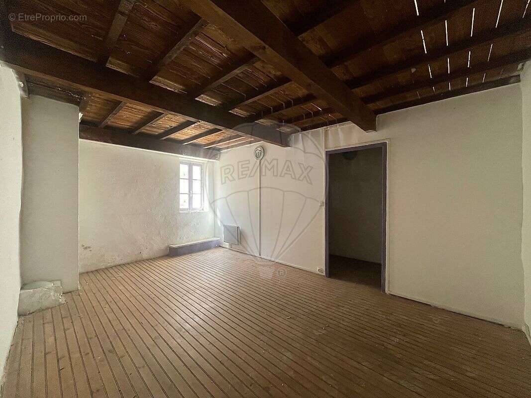 Maison à LA CALMETTE