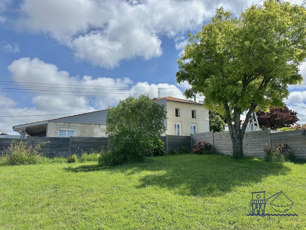Maison à SAINT-FORT-SUR-GIRONDE