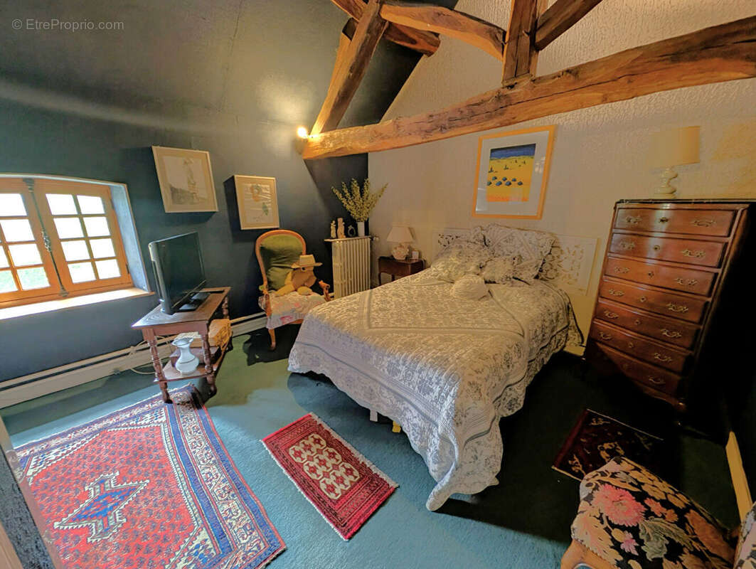 Maison à AILLANT-SUR-THOLON