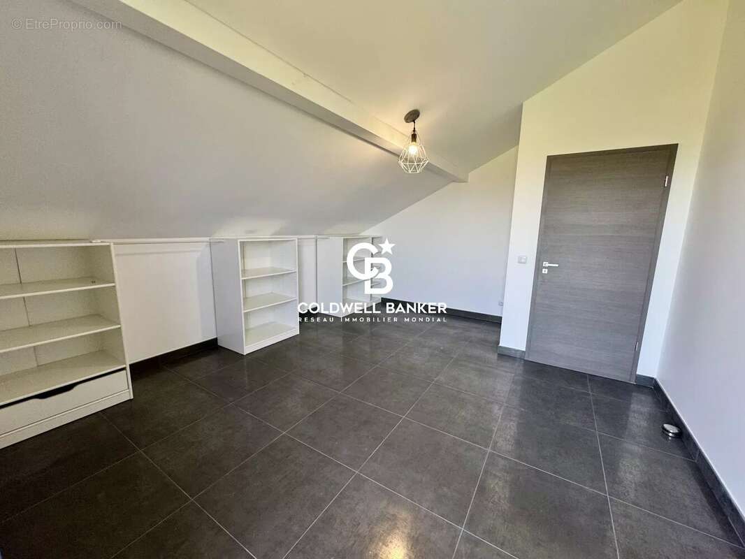 Maison à CRANVES-SALES