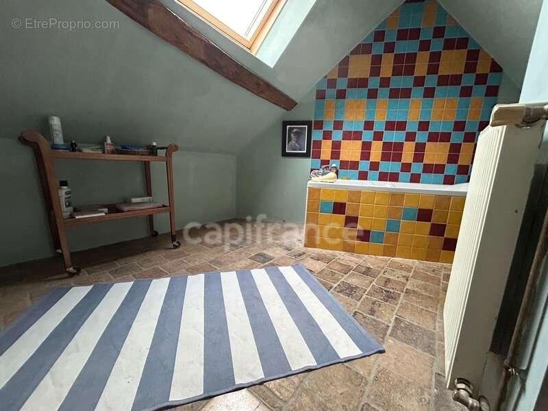 Maison en pierres 5 pièces à Étais-la-Sauvin 89, beaux volumes et cachet - photo 11