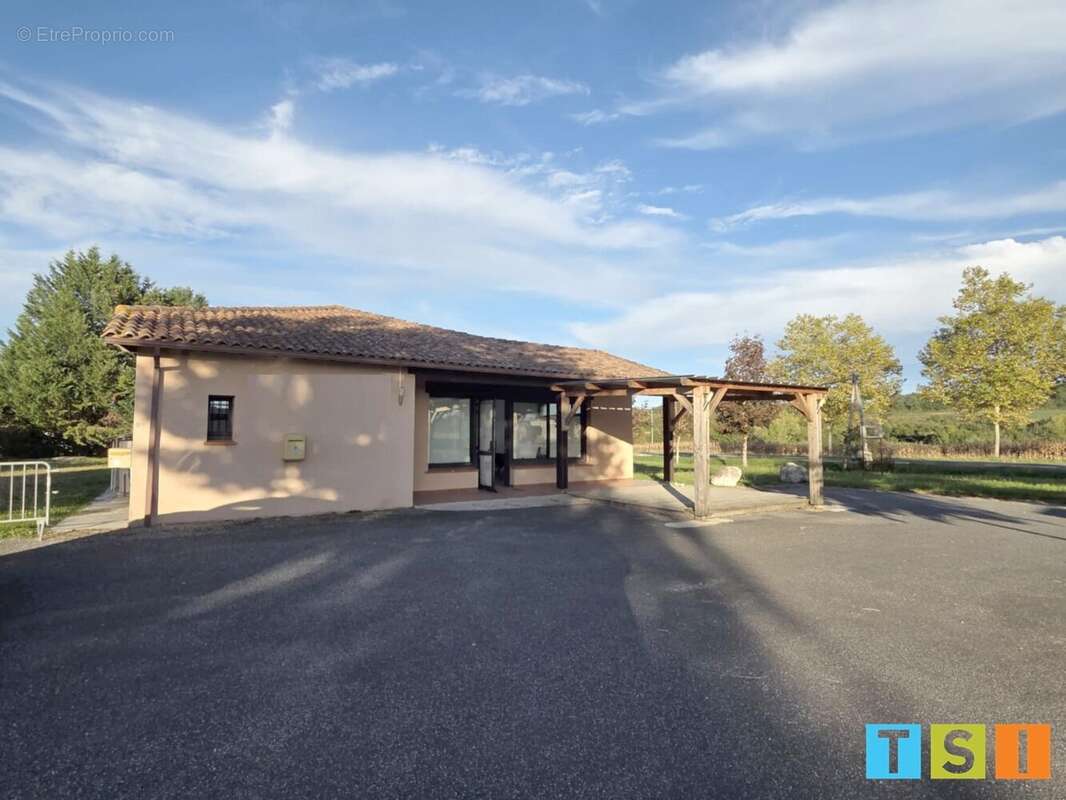 Commerce à PEGUILHAN