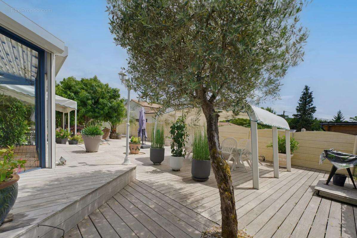 Maison familiale avec piscine à Gradignan - photo 3