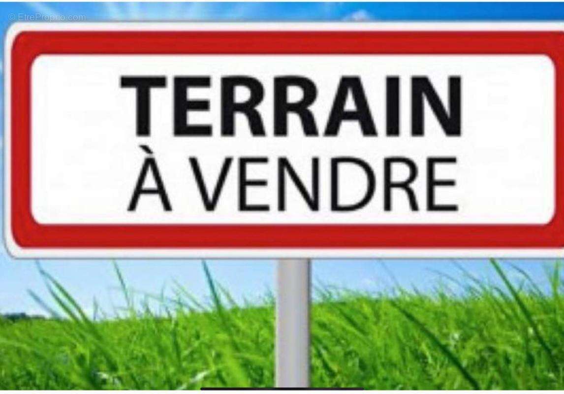 Terrain à CONTEVILLE-LES-BOULOGNE