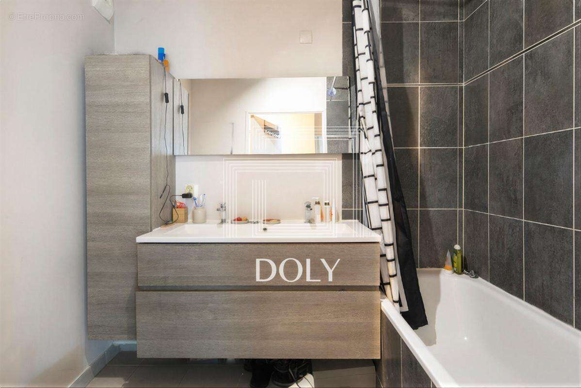 Appartement à LES LILAS