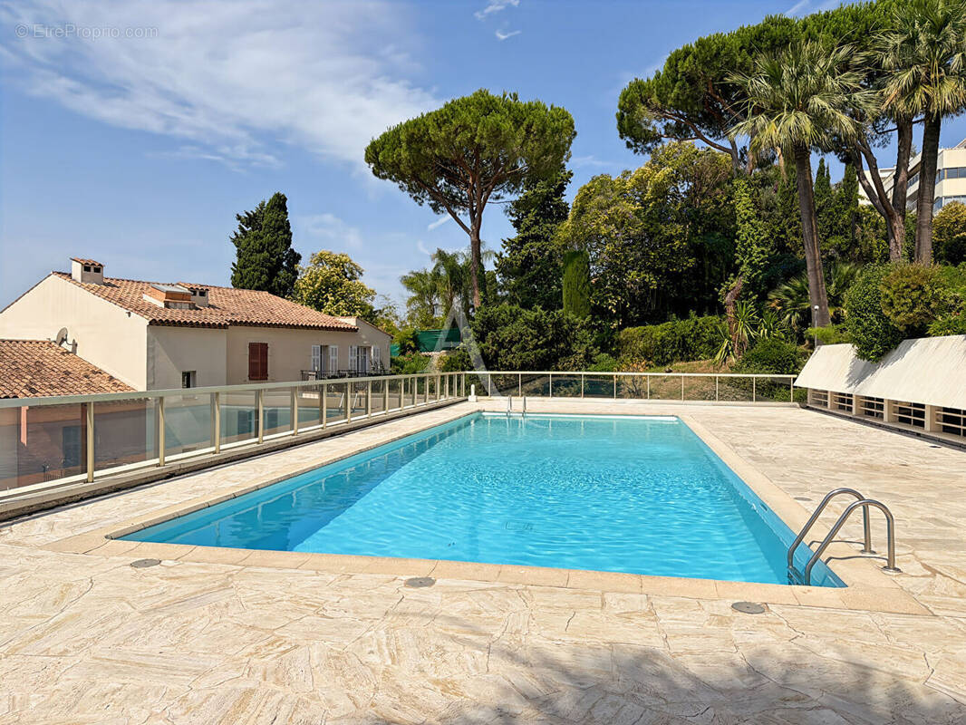 Appartement à LE CANNET