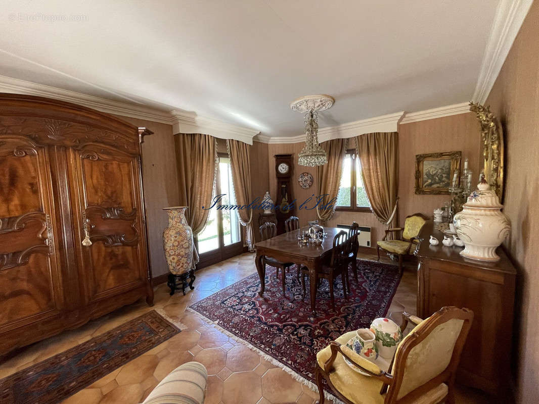 Maison à LA TOUR-BLANCHE