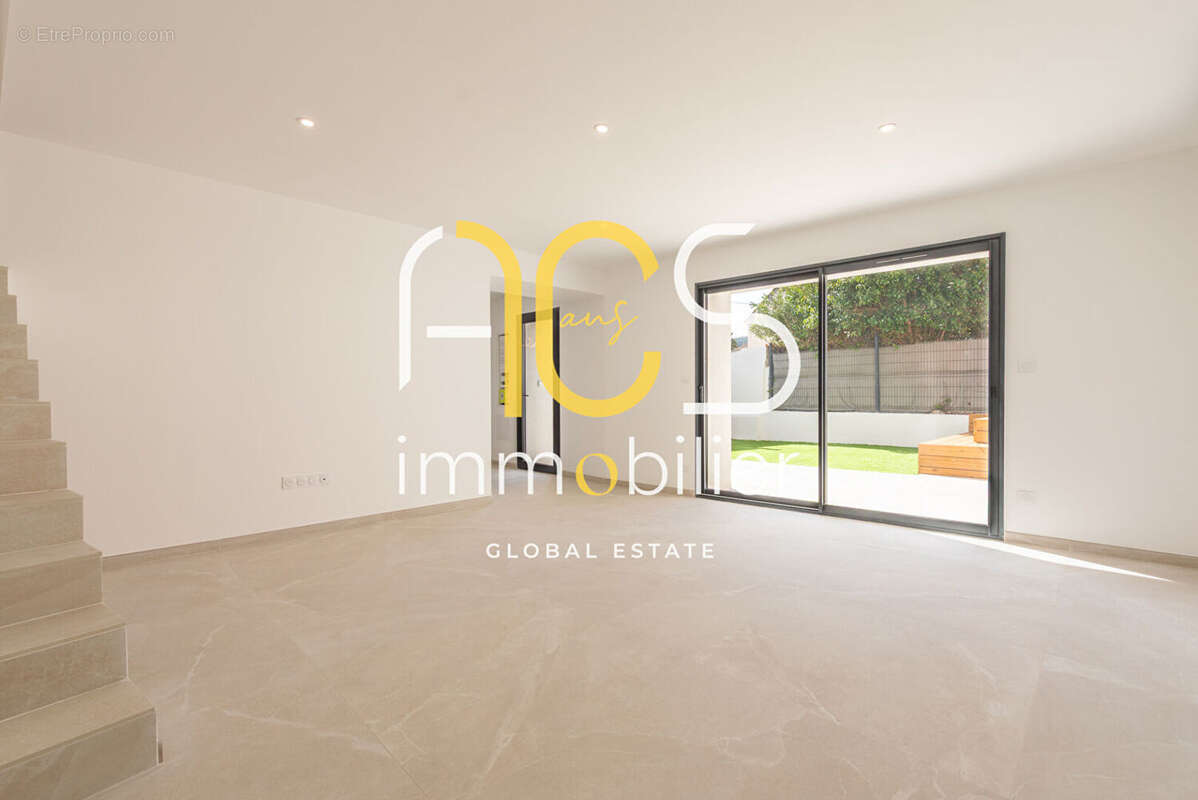 Maison à CHATEAUNEUF-LES-MARTIGUES