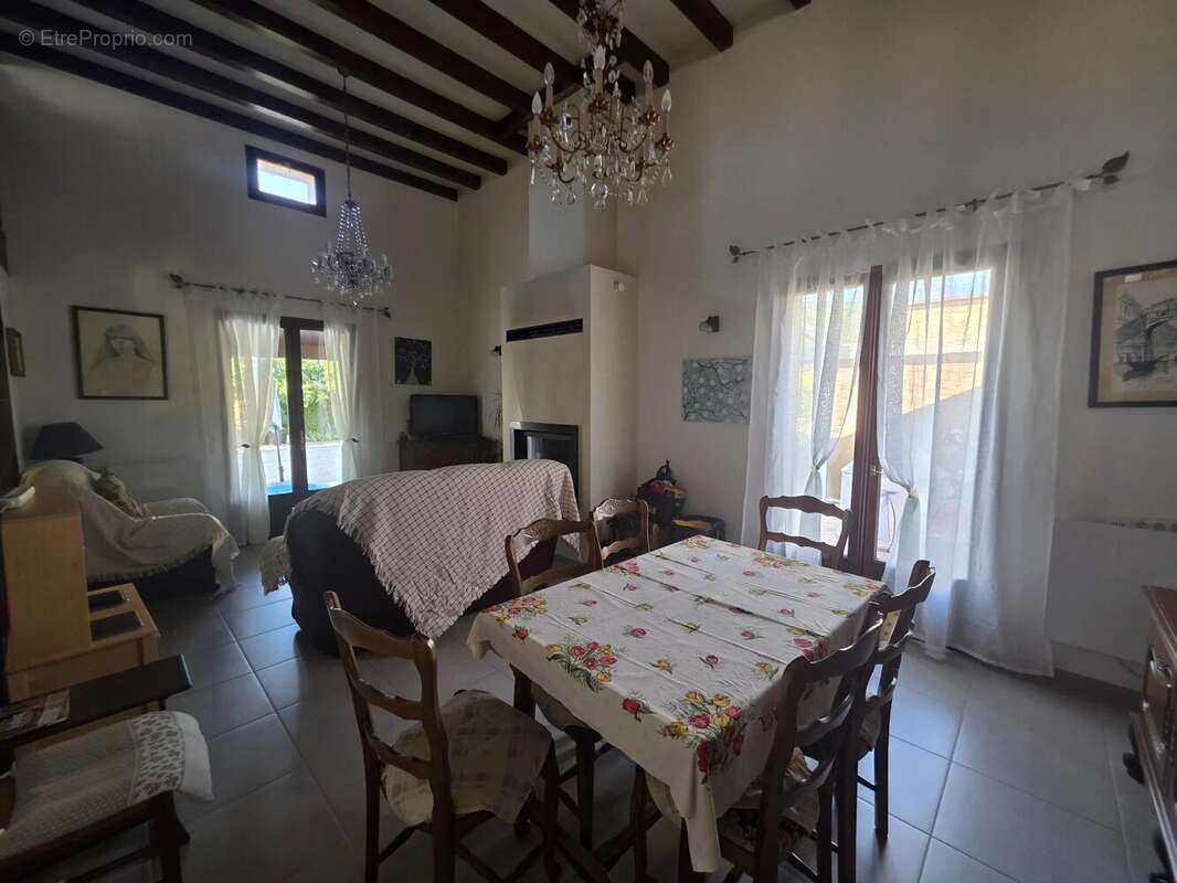 Cruas - villa familiale dans quartier résidentiel - photo 3