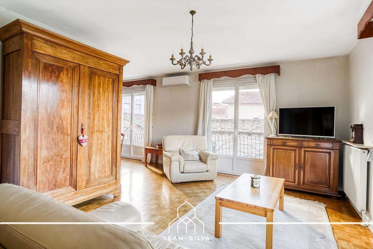 Maison à SEREZIN-DU-RHONE