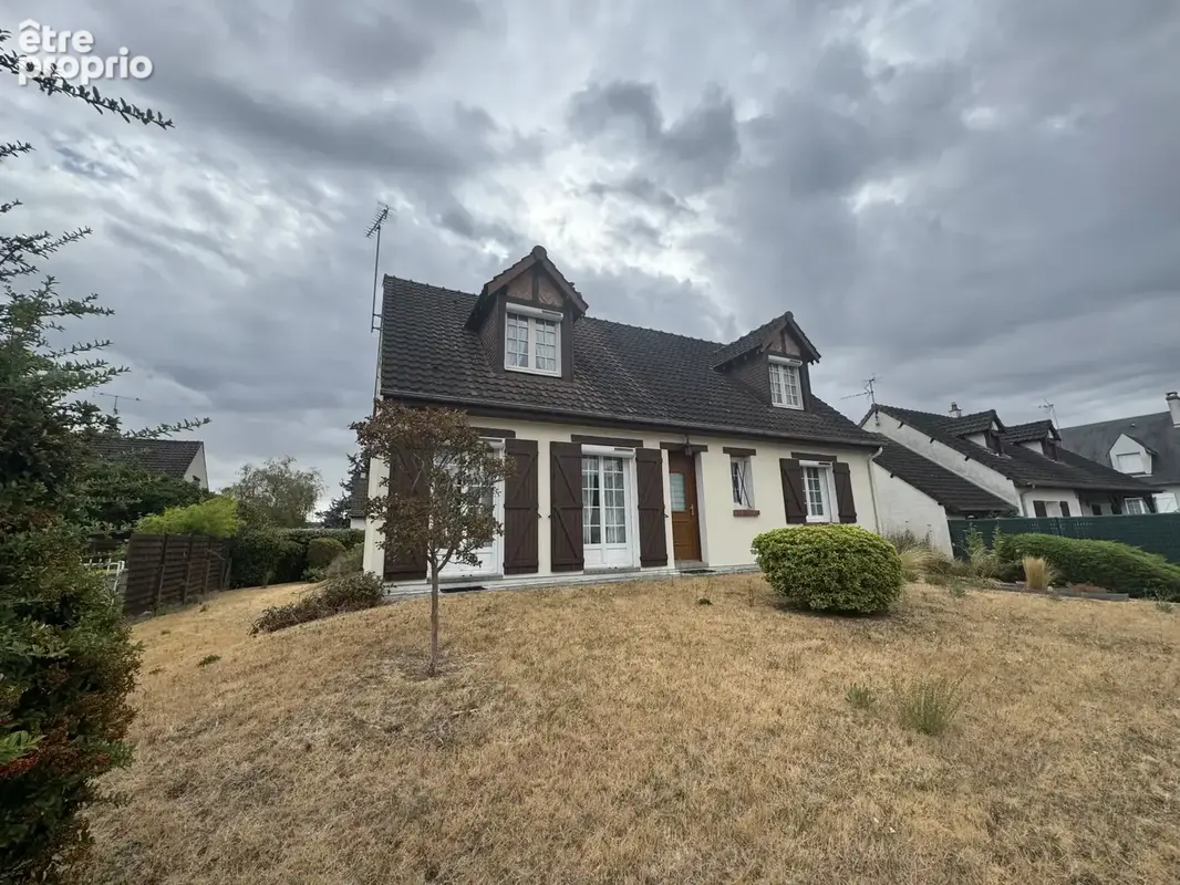 Maison à FLEURY-LES-AUBRAIS