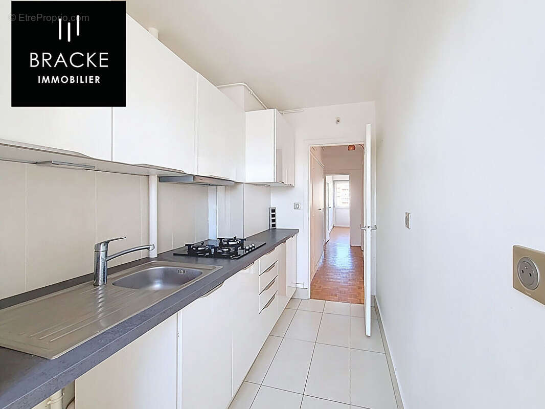 Appartement à COURBEVOIE