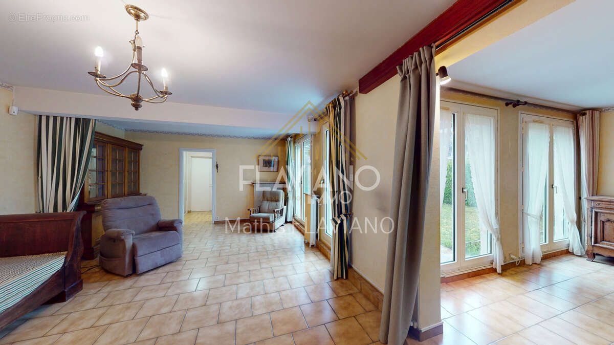 Appartement à SAINT-MICHEL-SUR-ORGE