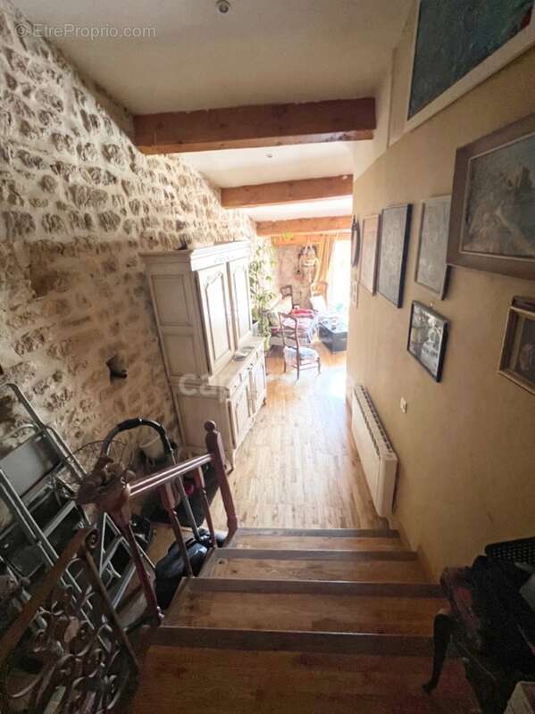 Maison à vendre à Reillanne (04110) – 152 m² – 4 chambres – Terrasse, balcon et charme provençal - photo 12