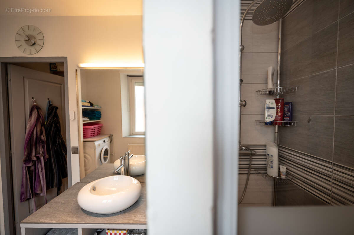 Appartement à FRASNE