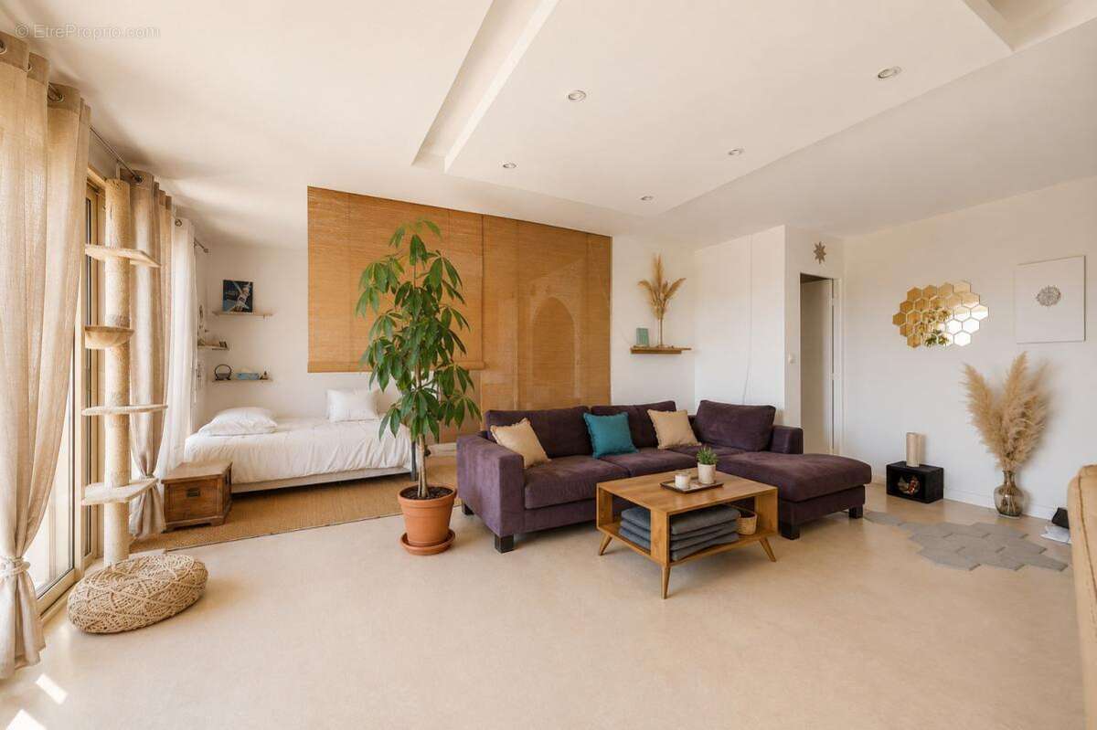 Appartement à MARSEILLE-6E