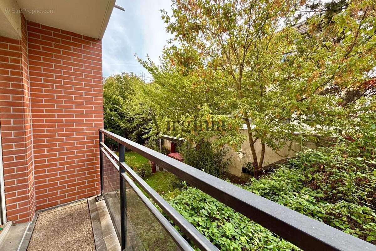 Appartement à CHARENTON-LE-PONT
